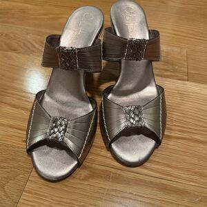 Cole Haan Women's bronze  Strap Slide Wedge Sandals Size 8.5